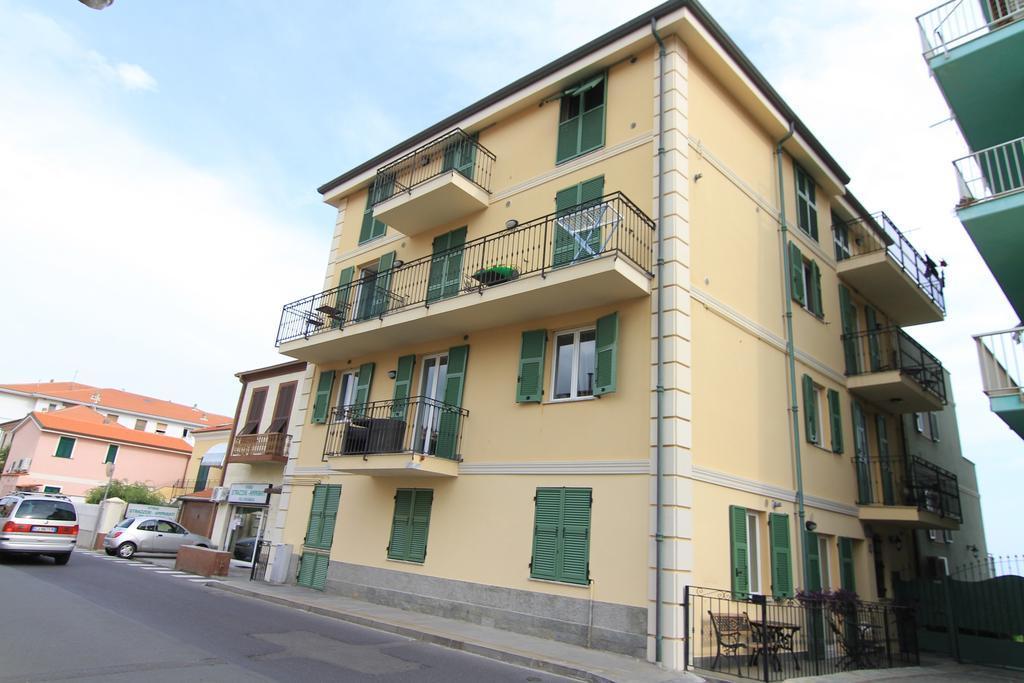 Residenza Marina Apartment Riva Ligure Luaran gambar